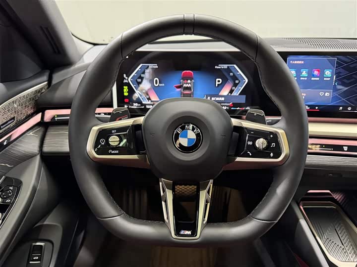 Фото 16 - BMW 5 Series