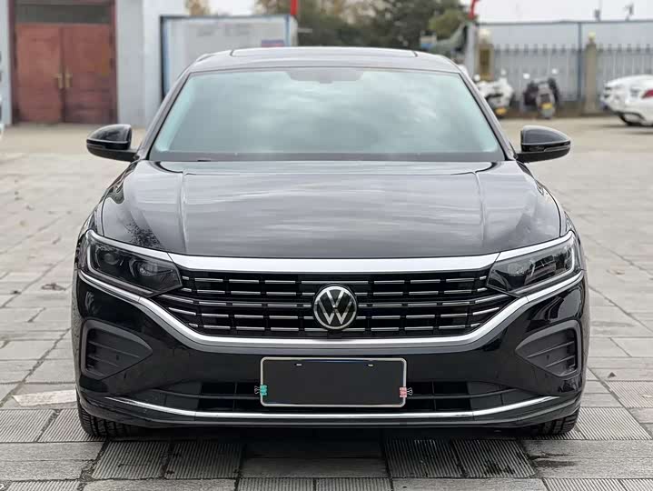 Фото 2 - Volkswagen Passat