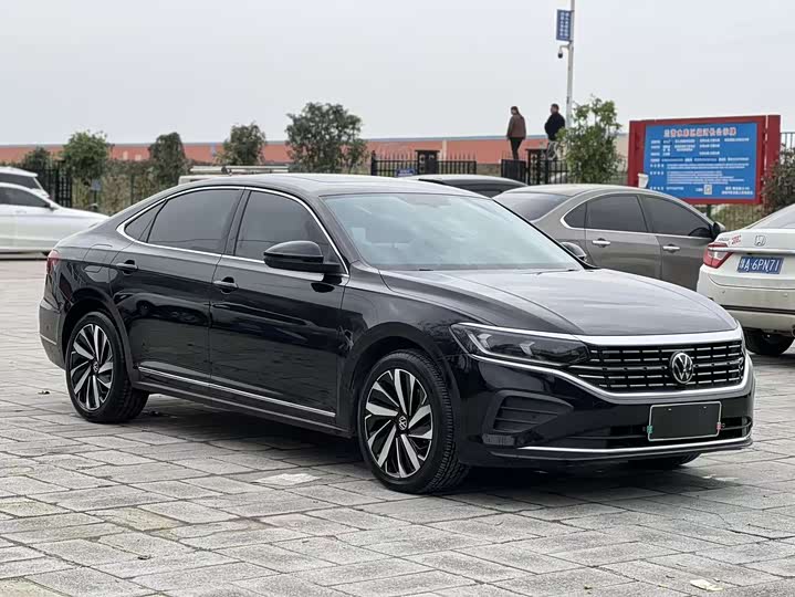 Фото 3 - Volkswagen Passat