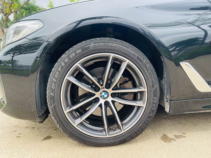 Фото 11 - BMW 5 Series