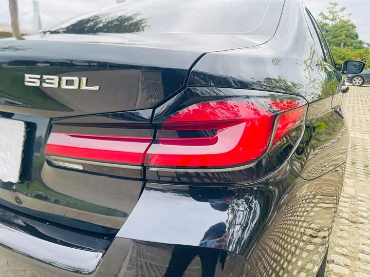 Фото 12 - BMW 5 Series