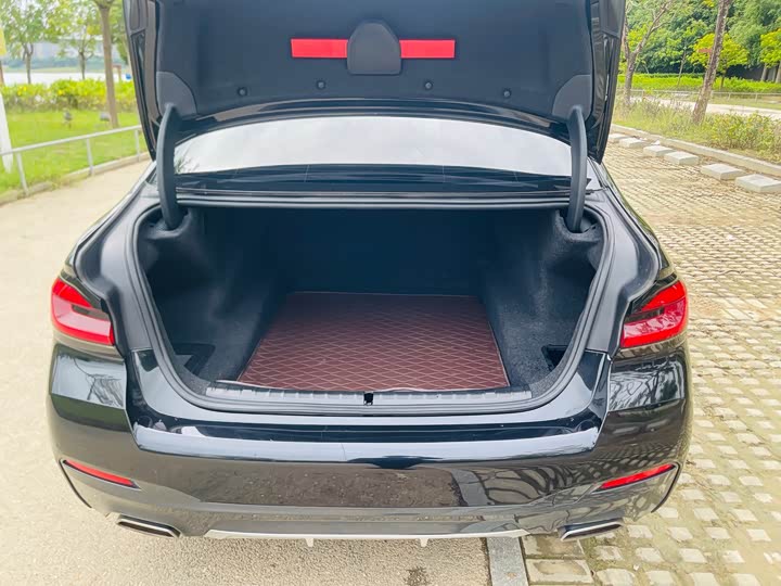 Фото 17 - BMW 5 Series