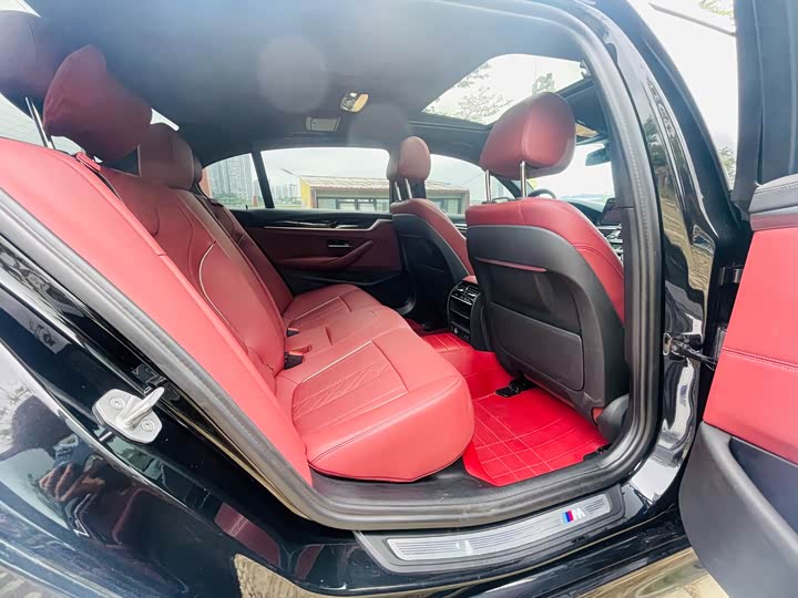 Фото 19 - BMW 5 Series