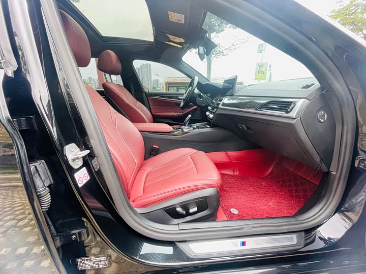 Фото 21 - BMW 5 Series