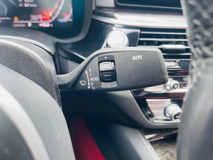 Фото 33 - BMW 5 Series