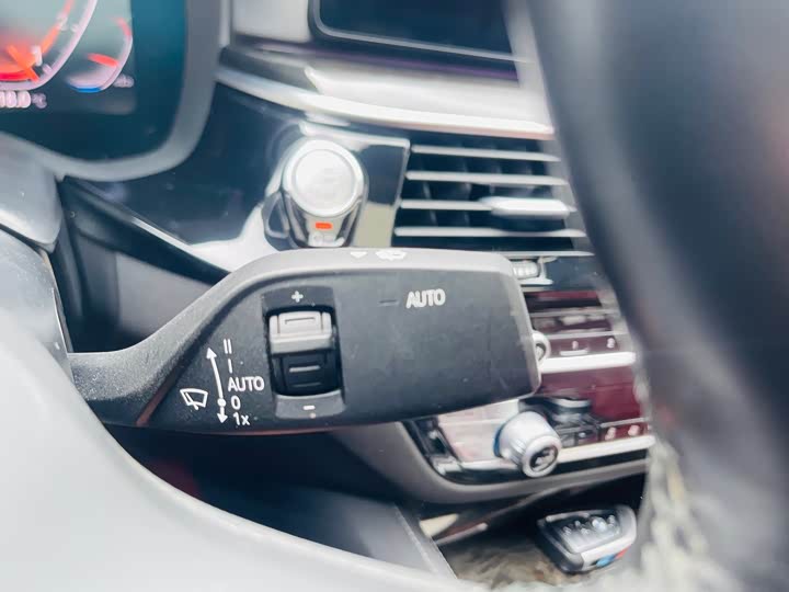 Фото 34 - BMW 5 Series