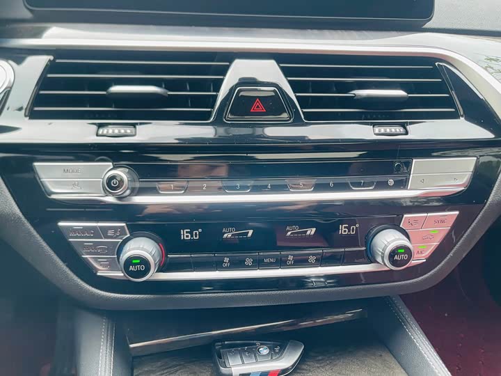 Фото 38 - BMW 5 Series