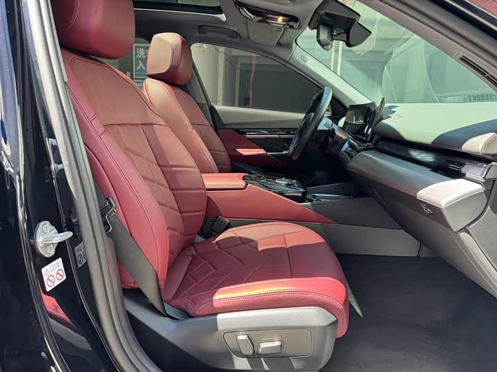 Фото 13 - BMW i5