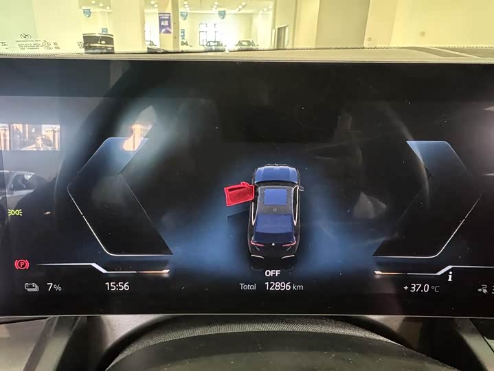 Фото 21 - BMW i5