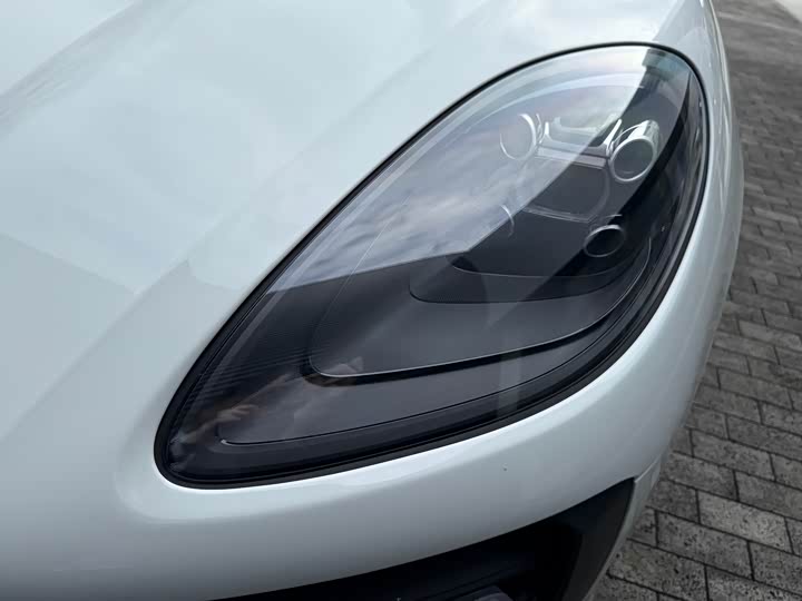 Фото 13 - Porsche Macan