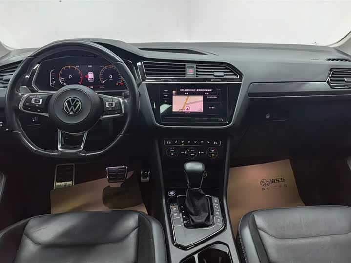 Фото 12 - Volkswagen Tiguan L Pro