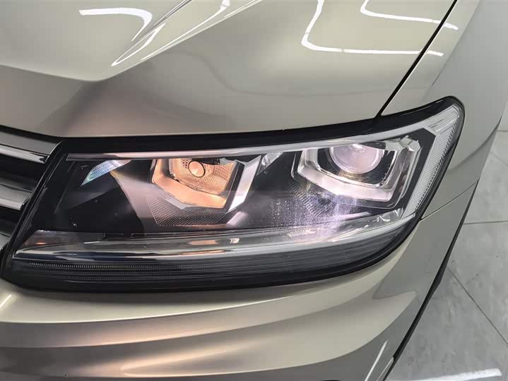 Фото 5 - Volkswagen Tiguan L Pro