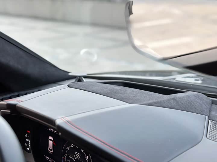 Фото 18 - Lamborghini Urus