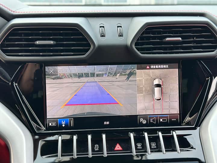 Фото 19 - Lamborghini Urus