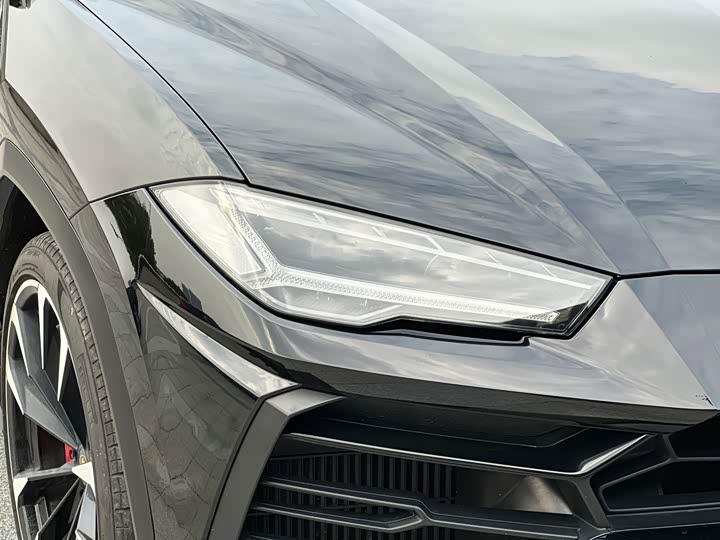 Фото 22 - Lamborghini Urus