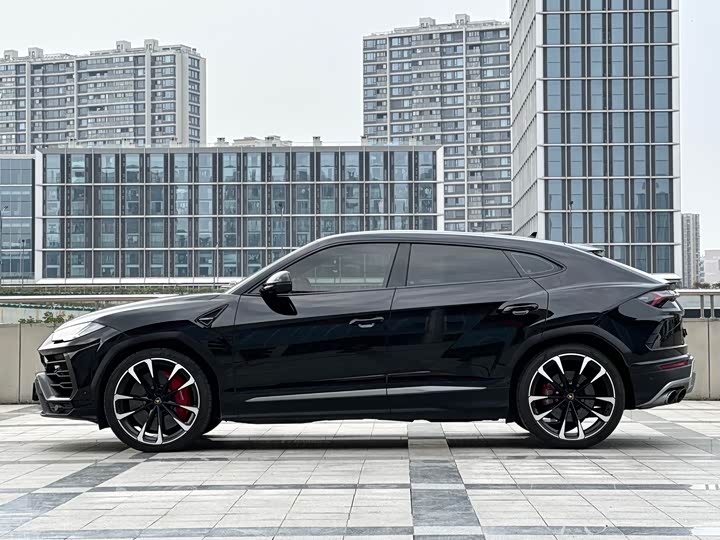 Фото 4 - Lamborghini Urus