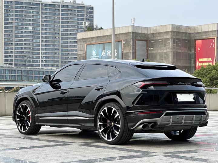 Фото 7 - Lamborghini Urus