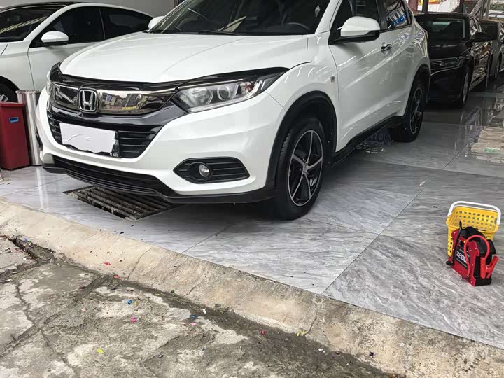 Фото 2 - Honda Vezel