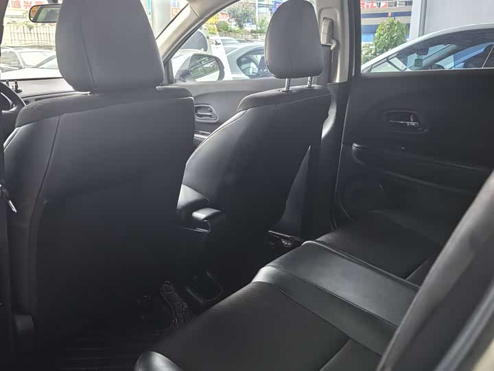 Фото 7 - Honda Vezel