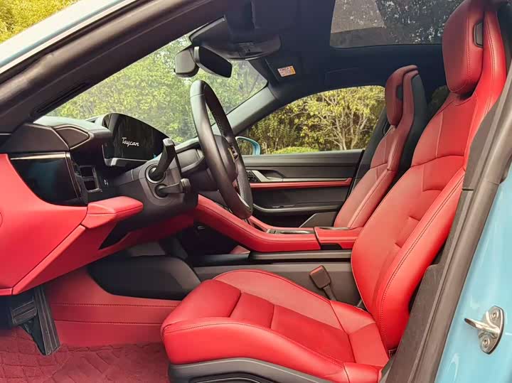 Фото 13 - Porsche Taycan