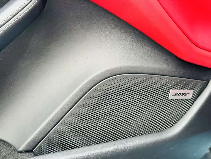 Фото 18 - Porsche Taycan