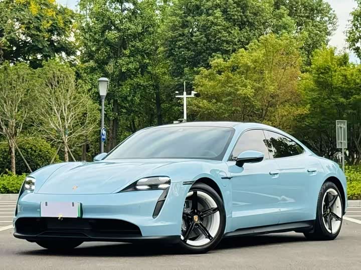 Фото 2 - Porsche Taycan