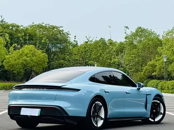 Фото 3 - Porsche Taycan