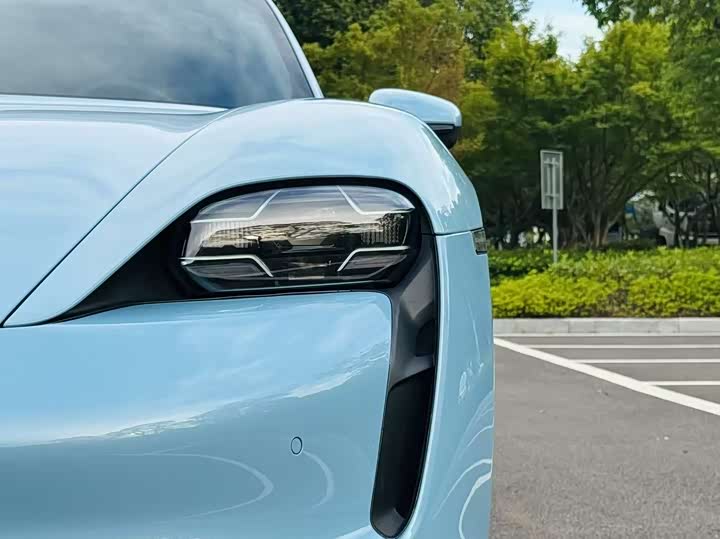 Фото 6 - Porsche Taycan