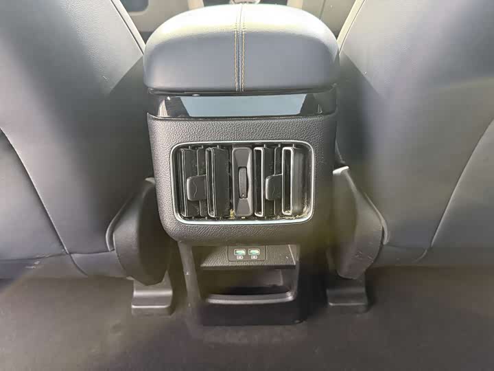 Фото 20 - BYD Song Plus Hybrid/EV