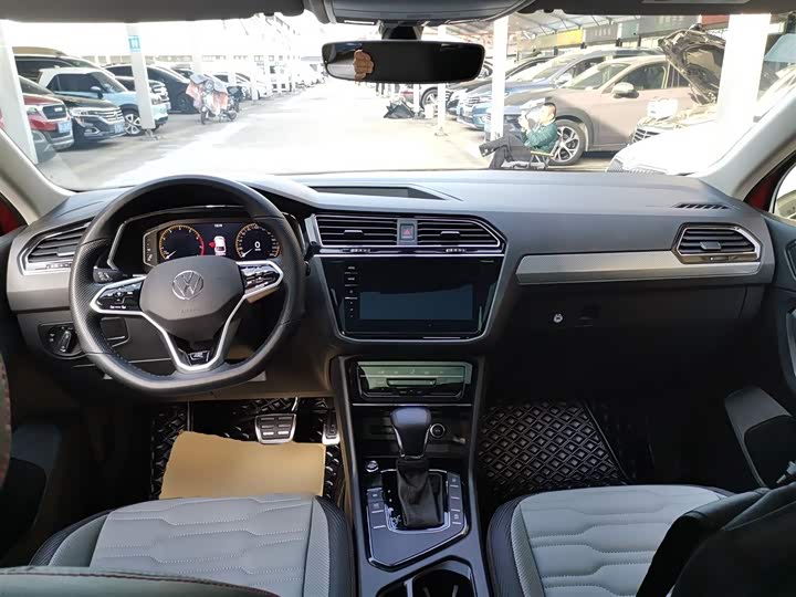 Фото 10 - Volkswagen Tiguan X