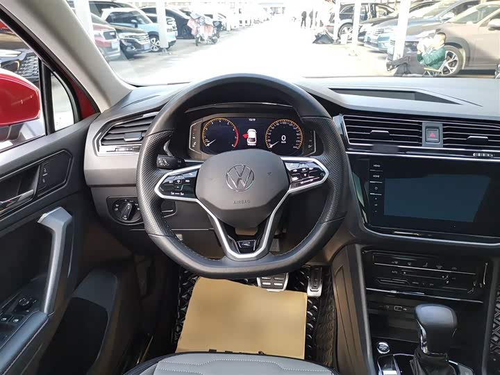 Фото 11 - Volkswagen Tiguan X