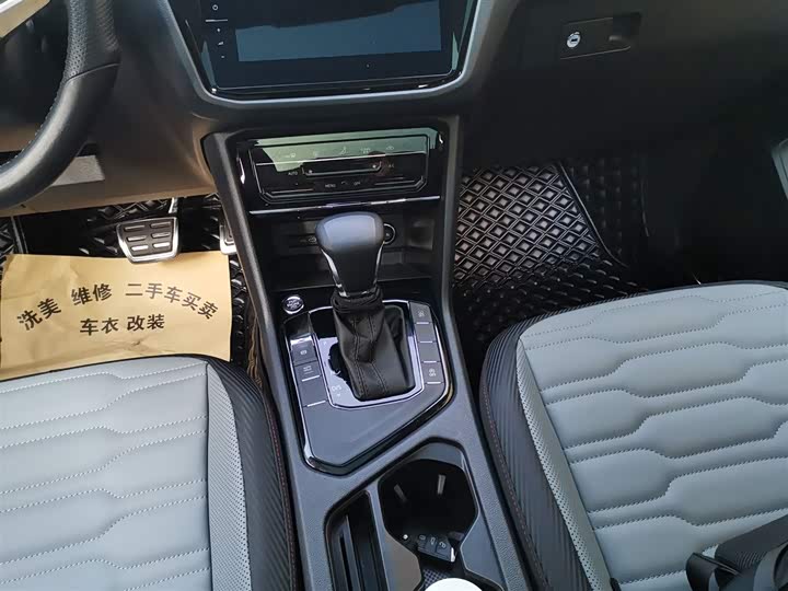 Фото 14 - Volkswagen Tiguan X