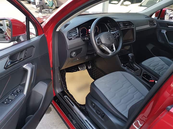 Фото 16 - Volkswagen Tiguan X