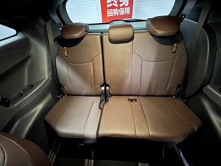 Фото 14 - Toyota Granvia