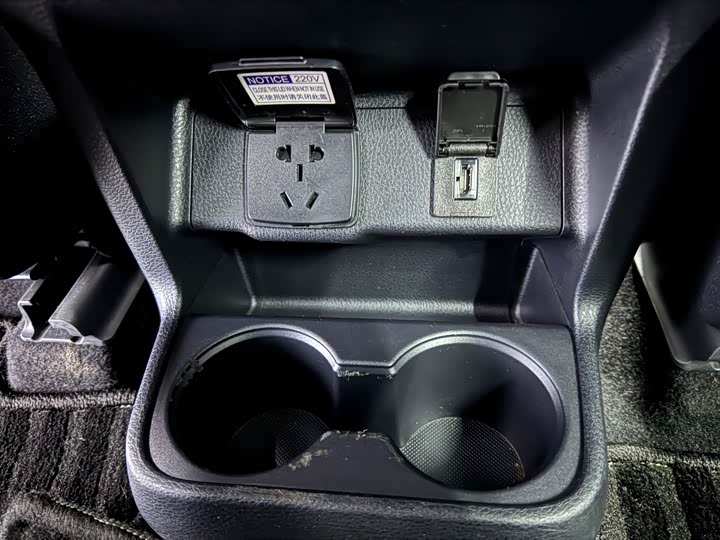 Фото 15 - Toyota Granvia