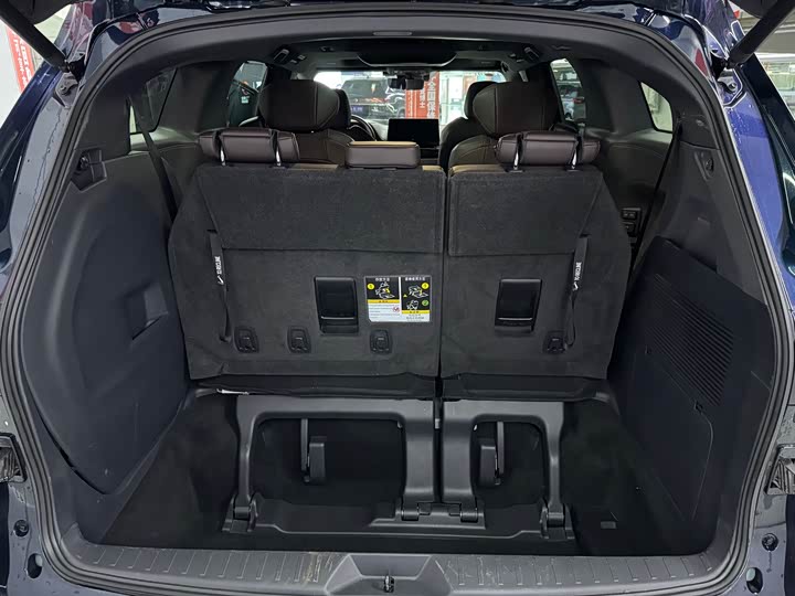 Фото 19 - Toyota Granvia