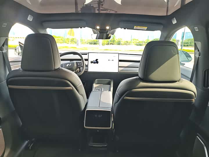 Фото 18 - Nio Onvo L60