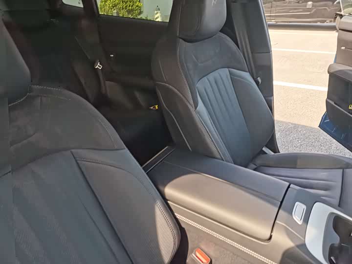 Фото 22 - Nio Onvo L60