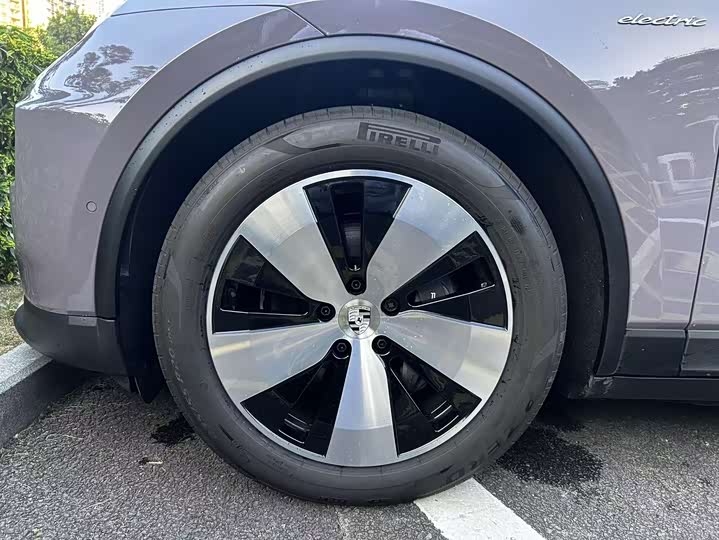 Фото 6 - Porsche Macan EV