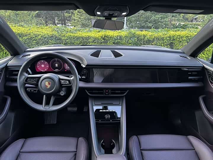 Фото 9 - Porsche Macan EV