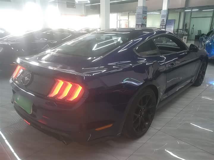 Фото 7 - Ford Mustang