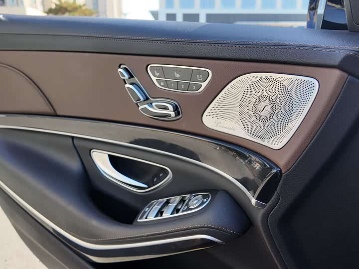 Фото 10 - Mercedes-Benz S-Class