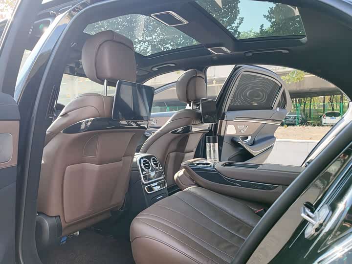 Фото 12 - Mercedes-Benz S-Class