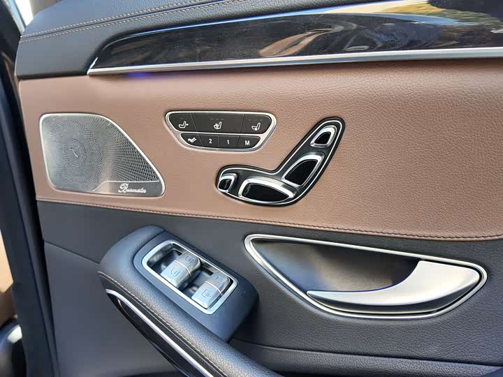 Фото 18 - Mercedes-Benz S-Class