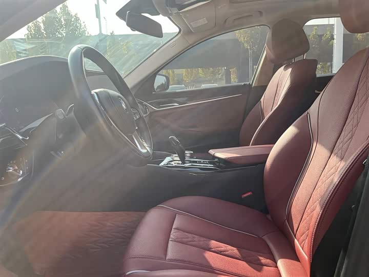 Фото 12 - BMW 5 Series