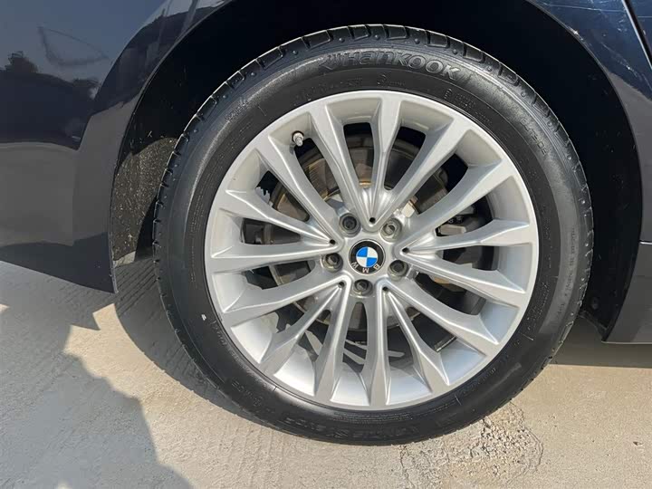 Фото 19 - BMW 5 Series