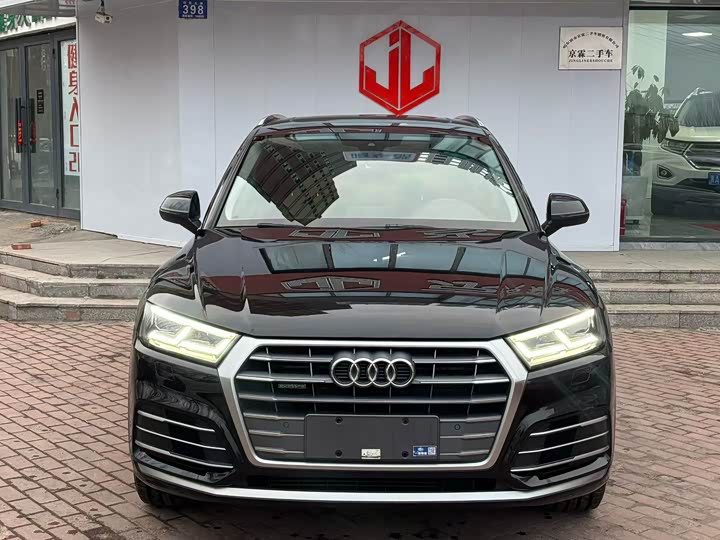 Фото 2 - Audi Q5L
