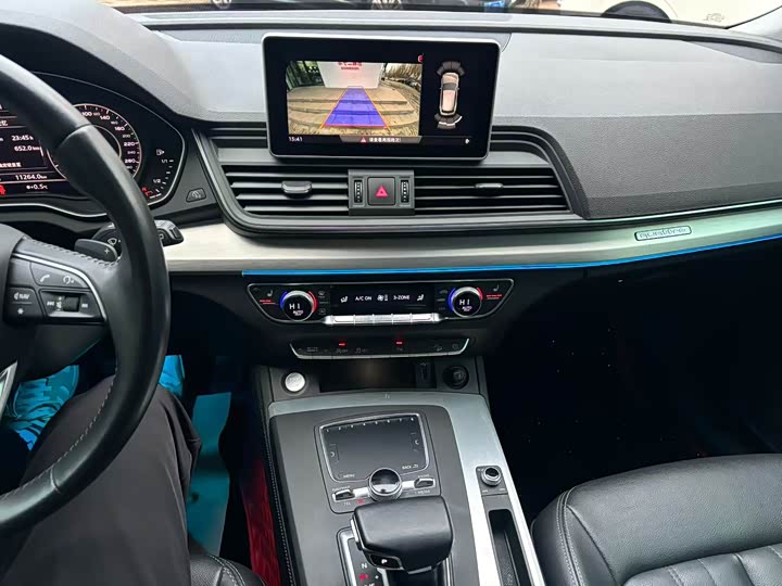 Фото 8 - Audi Q5L