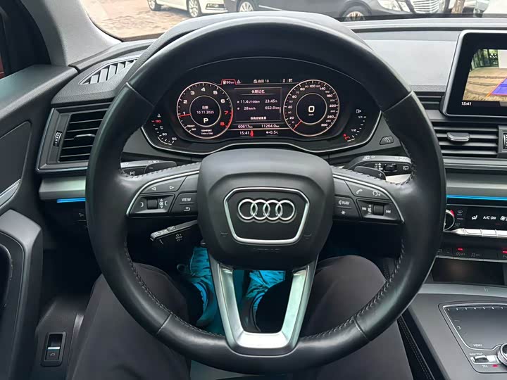 Фото 9 - Audi Q5L
