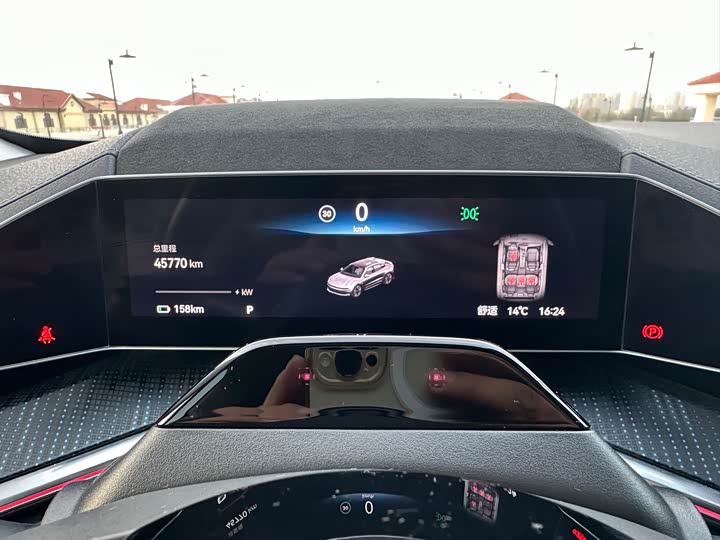 Фото 15 - Zeekr 001